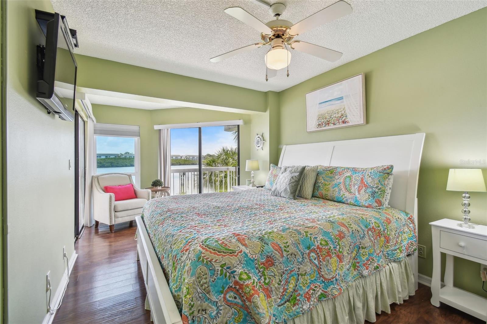 WATER VIEW CONDO - Residential