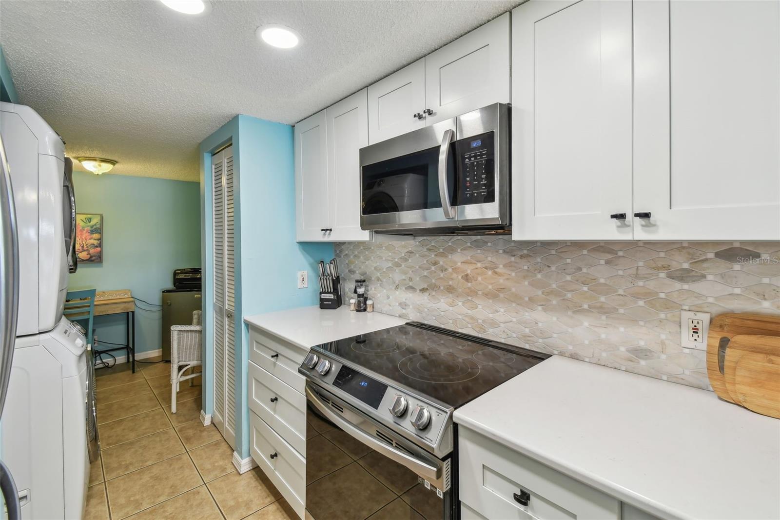 WATER VIEW CONDO - Residential