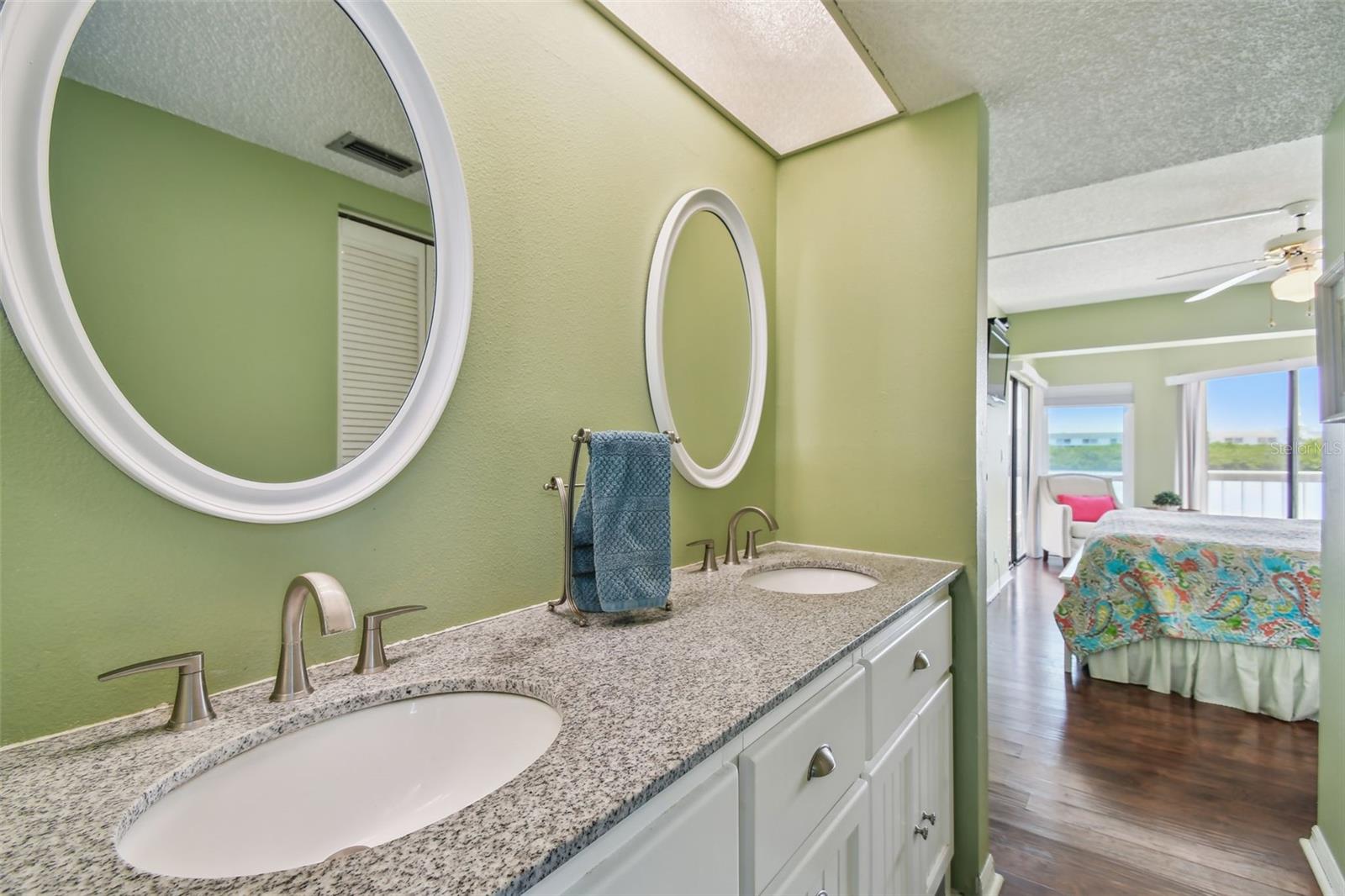 WATER VIEW CONDO - Residential