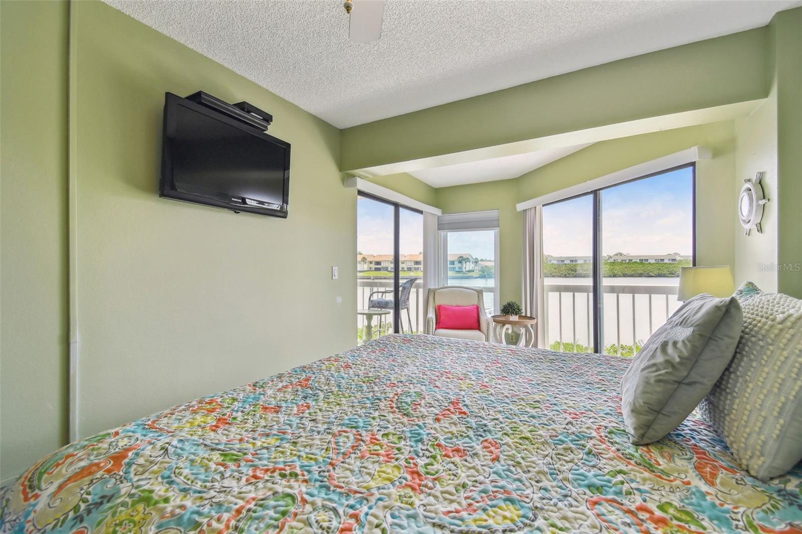 WATER VIEW CONDO - Residential