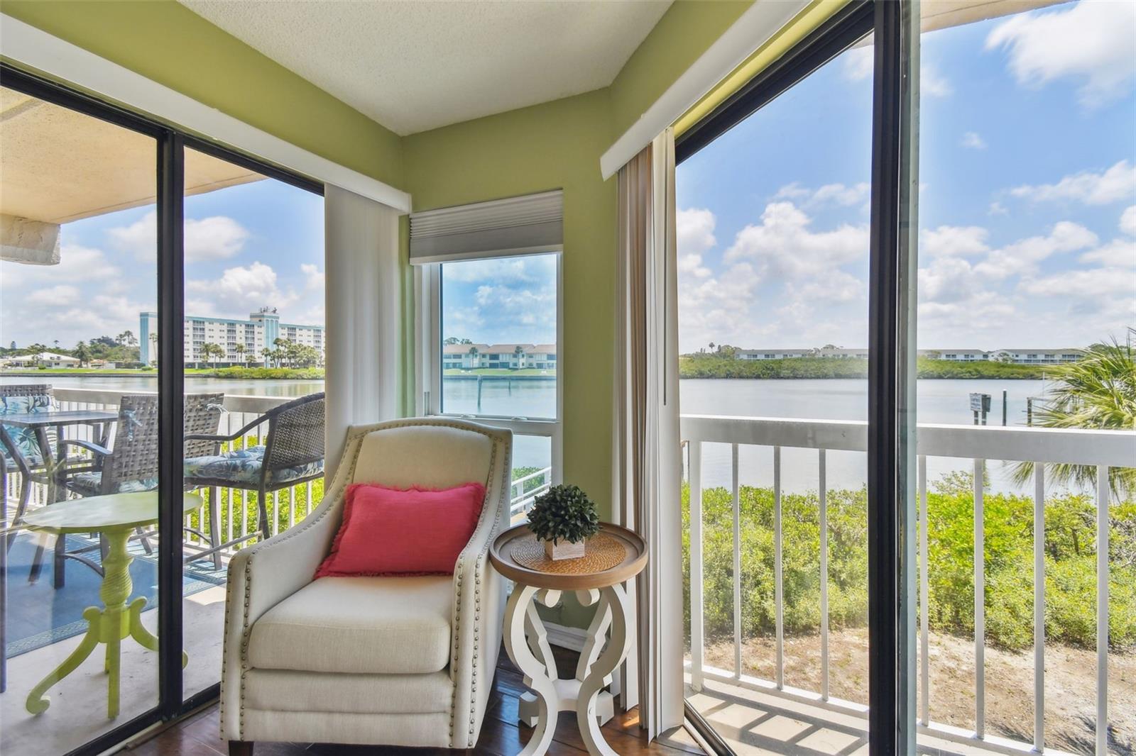 WATER VIEW CONDO - Residential