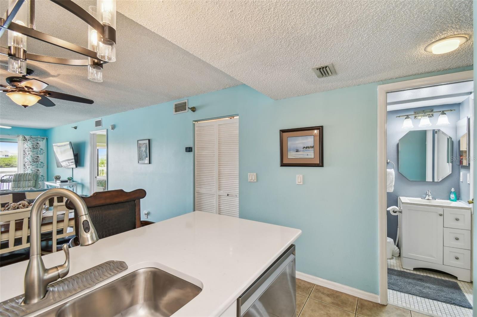 WATER VIEW CONDO - Residential