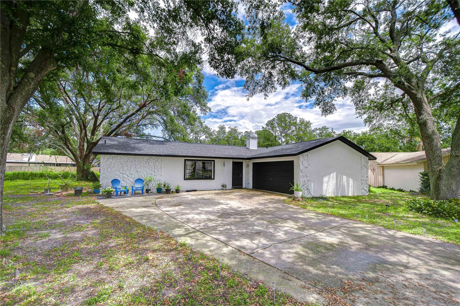 4911 COUNTRY AIRE LANE