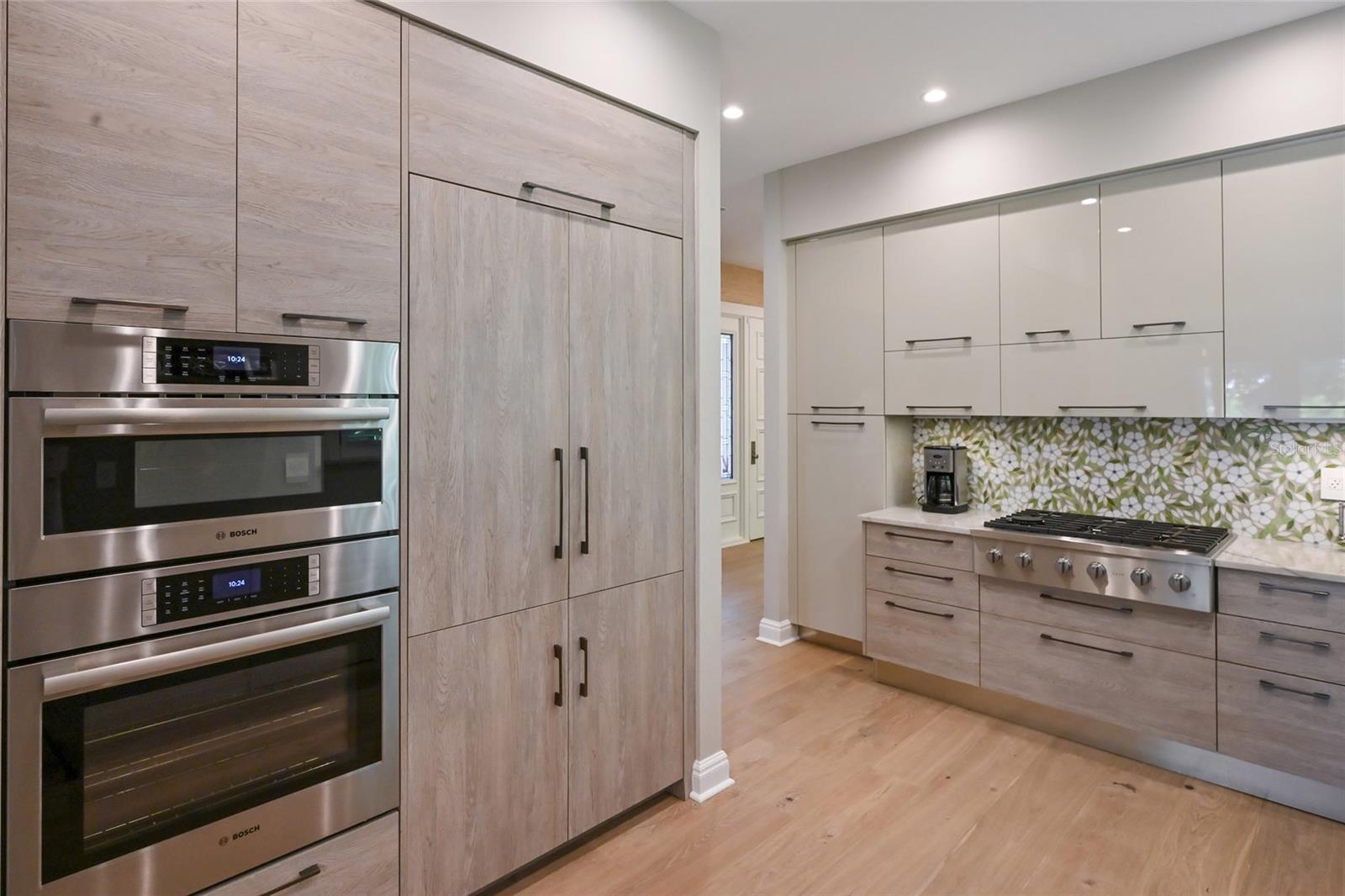 LINCOLN PARK ON HUDSON BAYOU - Residential