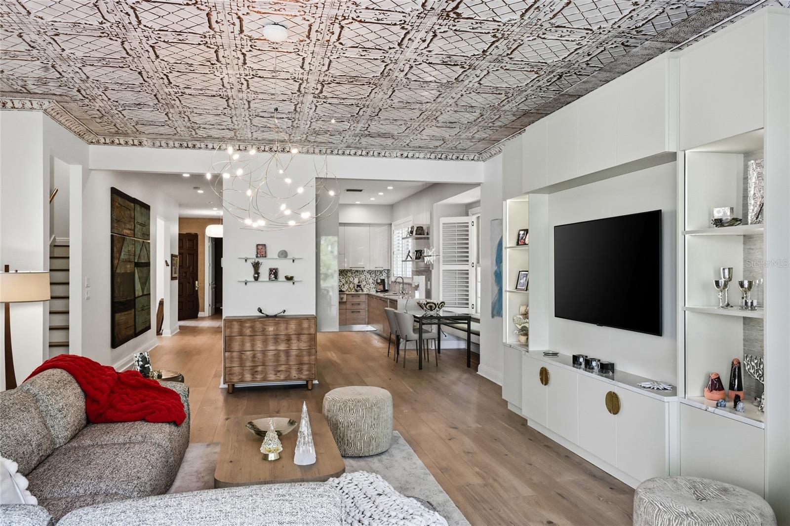 LINCOLN PARK ON HUDSON BAYOU - Residential