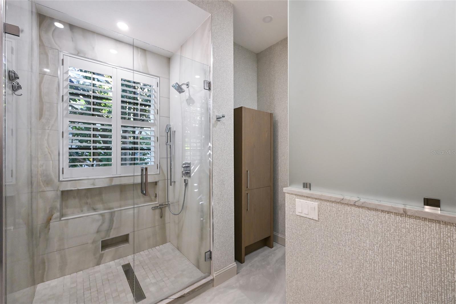 LINCOLN PARK ON HUDSON BAYOU - Residential