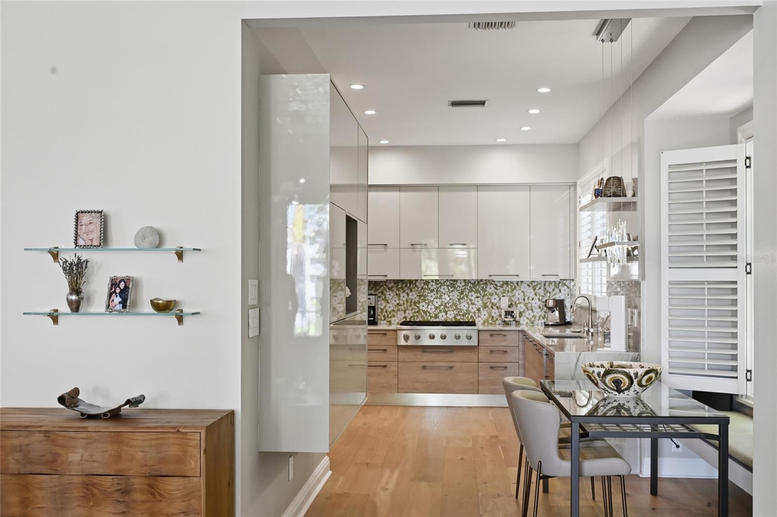 LINCOLN PARK ON HUDSON BAYOU - Residential