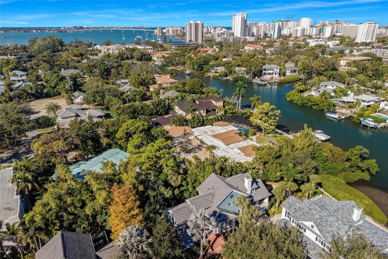 LINCOLN PARK ON HUDSON BAYOU - Residential