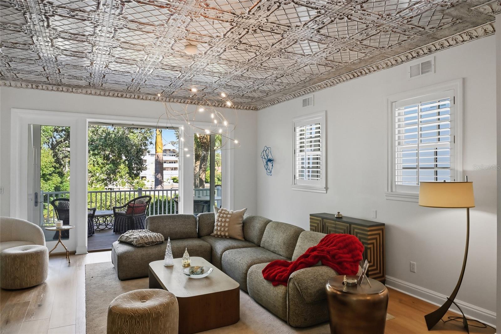 LINCOLN PARK ON HUDSON BAYOU - Residential