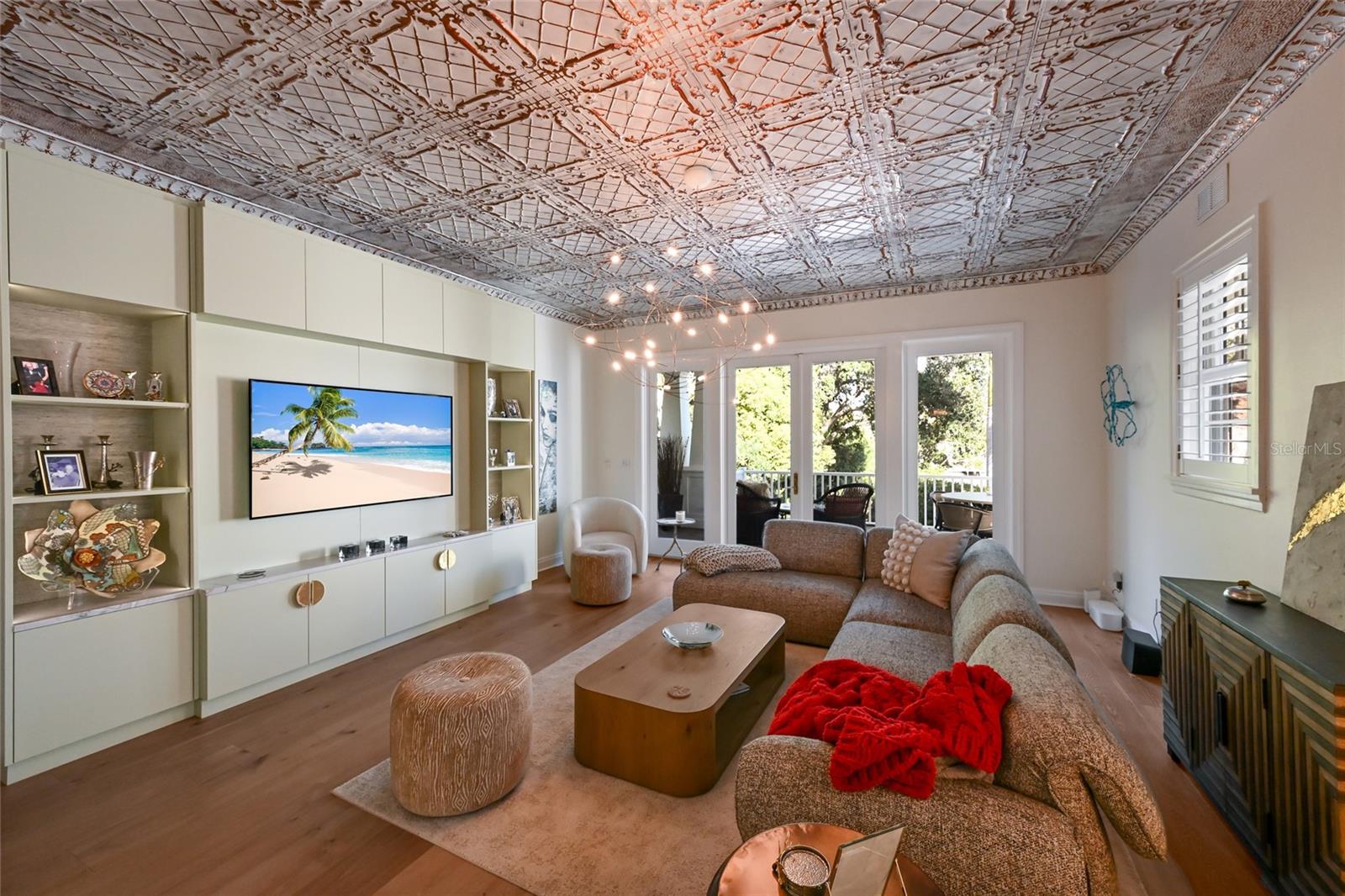 LINCOLN PARK ON HUDSON BAYOU - Residential