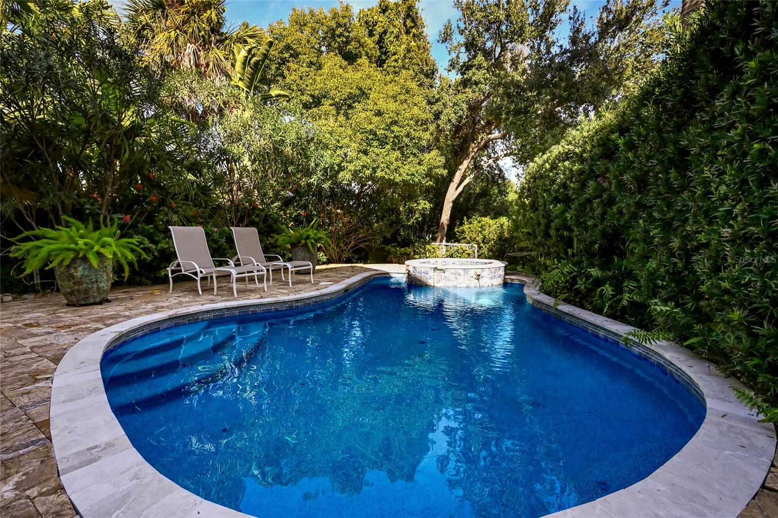 LINCOLN PARK ON HUDSON BAYOU - Residential