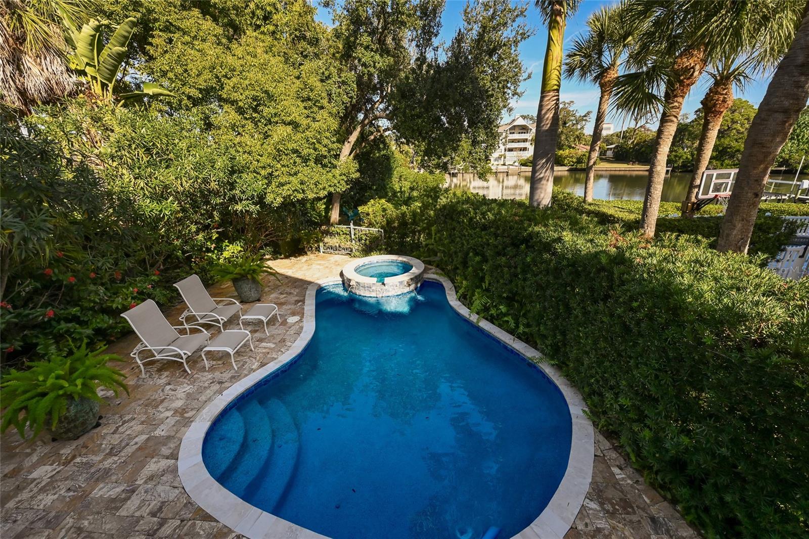 LINCOLN PARK ON HUDSON BAYOU - Residential