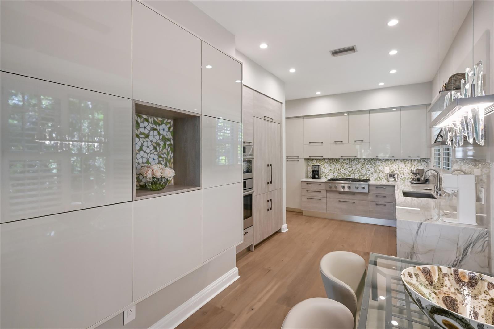 LINCOLN PARK ON HUDSON BAYOU - Residential