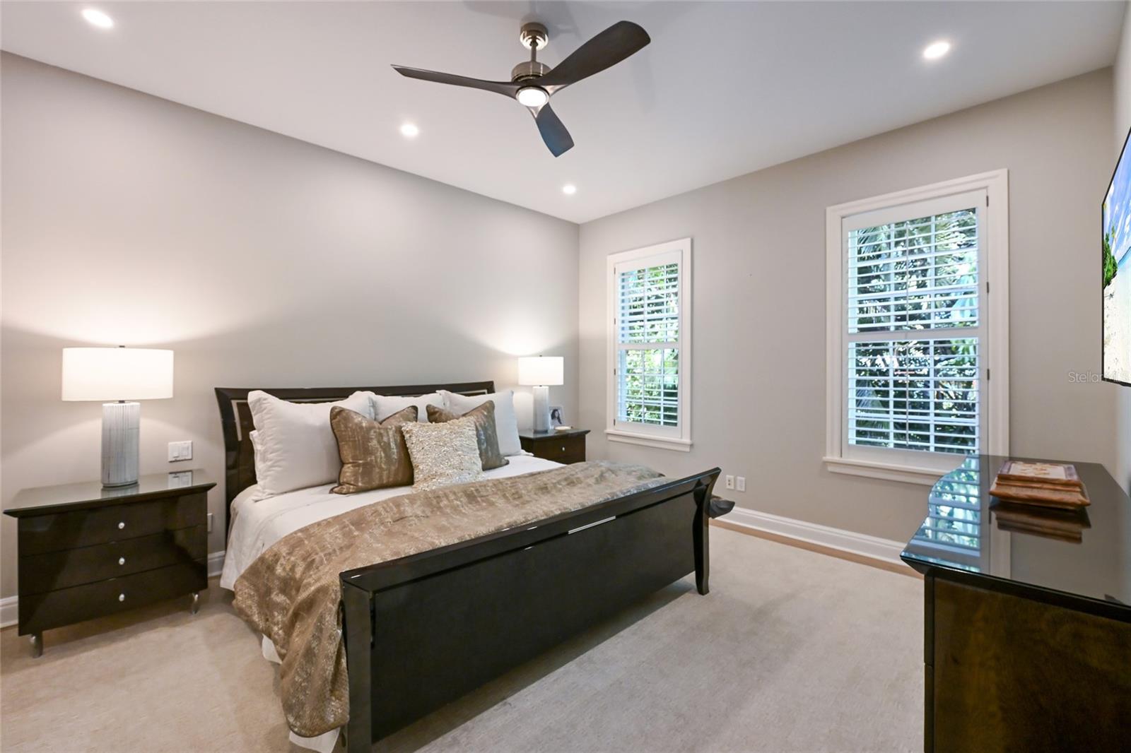 LINCOLN PARK ON HUDSON BAYOU - Residential