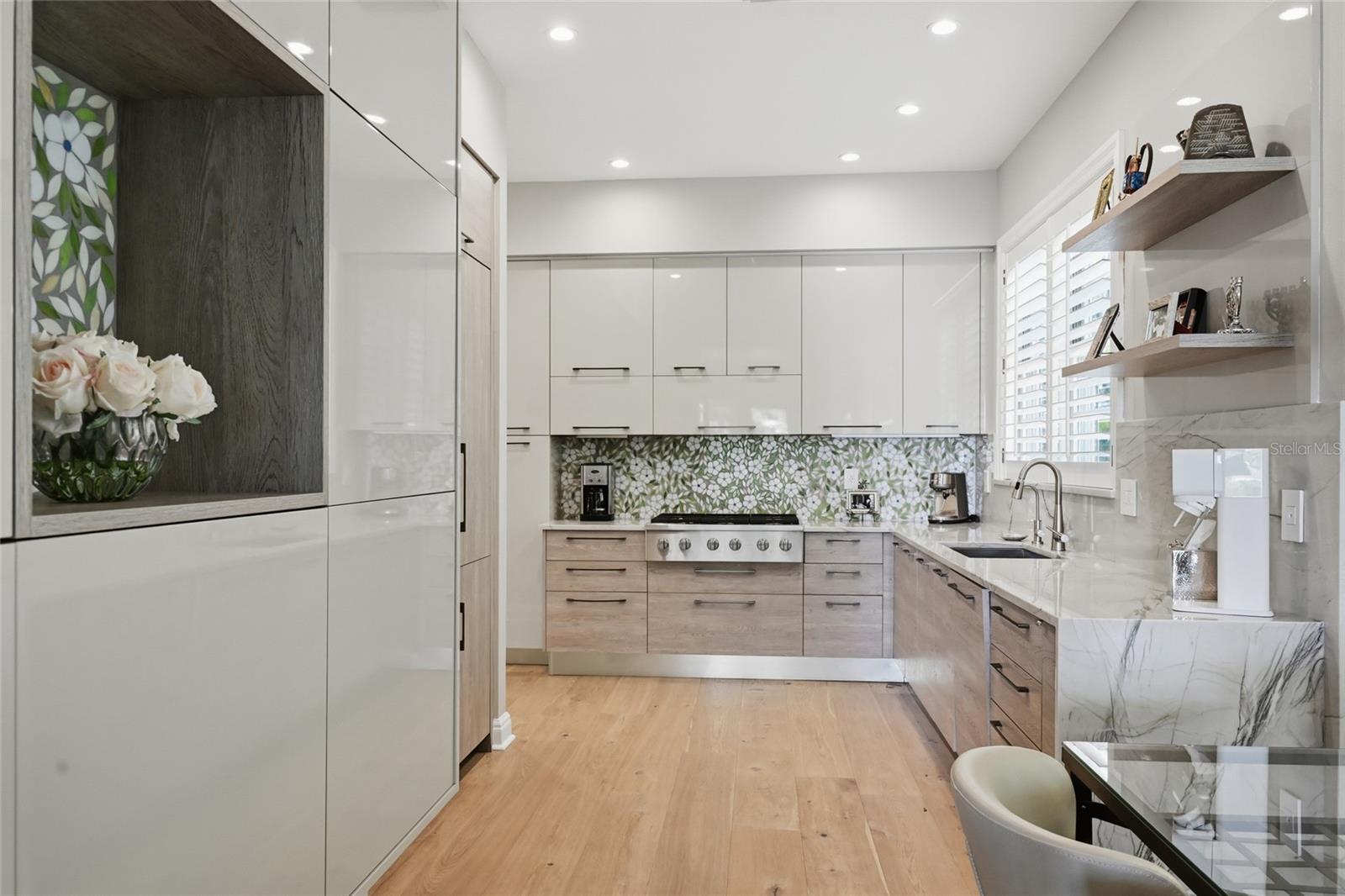 LINCOLN PARK ON HUDSON BAYOU - Residential