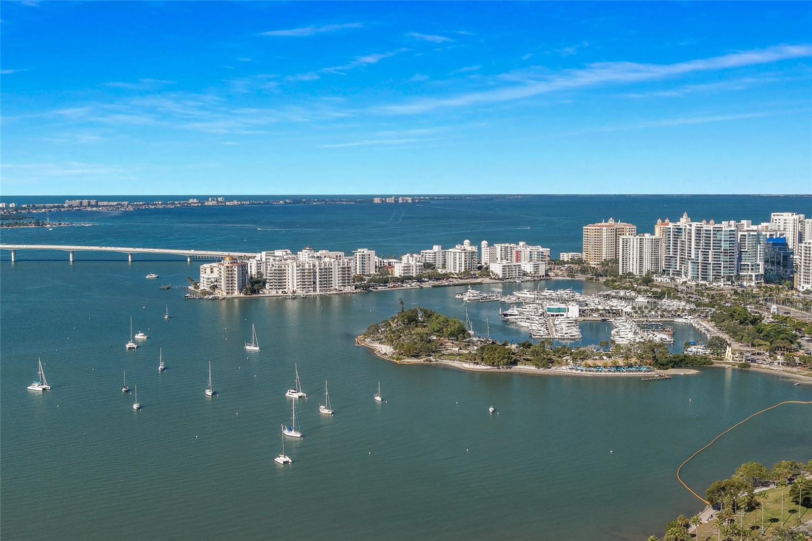 LINCOLN PARK ON HUDSON BAYOU - Residential