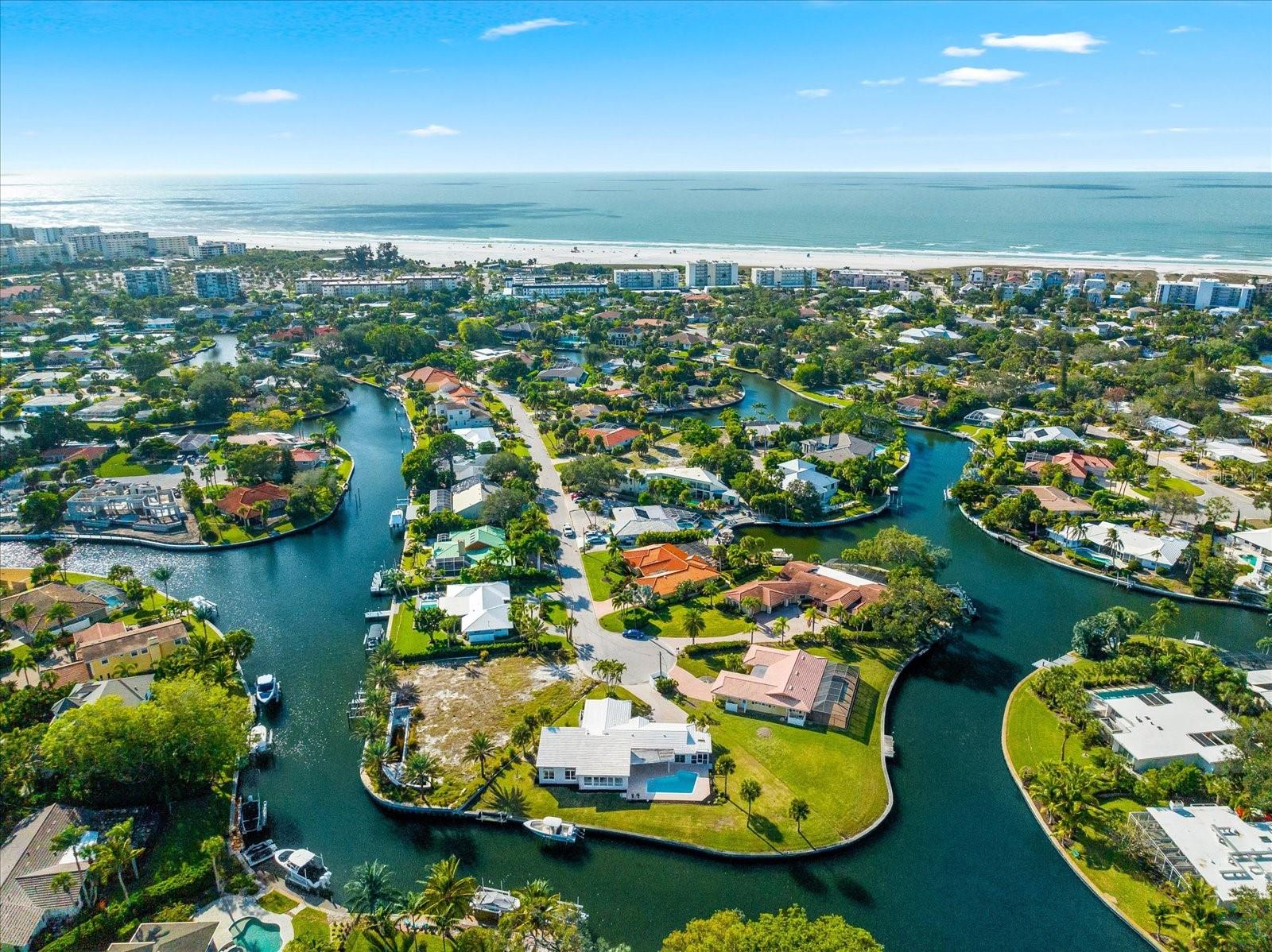 SIESTA ISLES - Residential