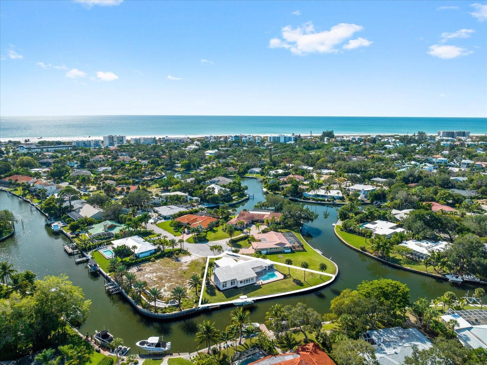 SIESTA ISLES - Residential