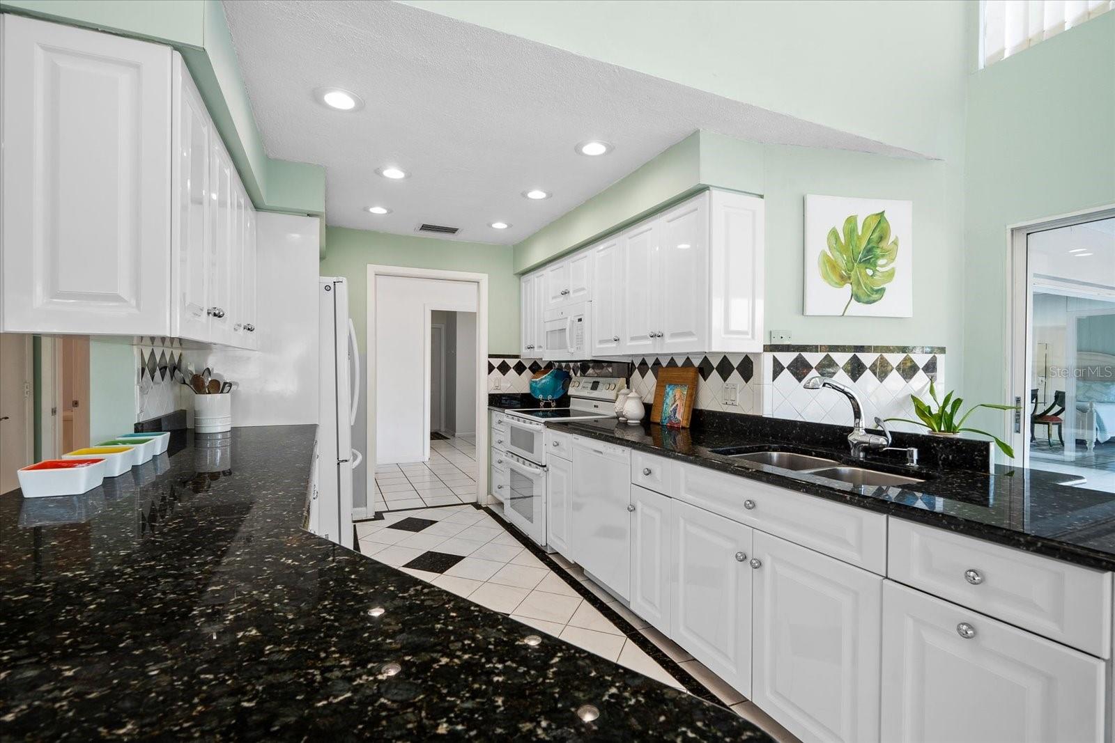 SIESTA ISLES - Residential