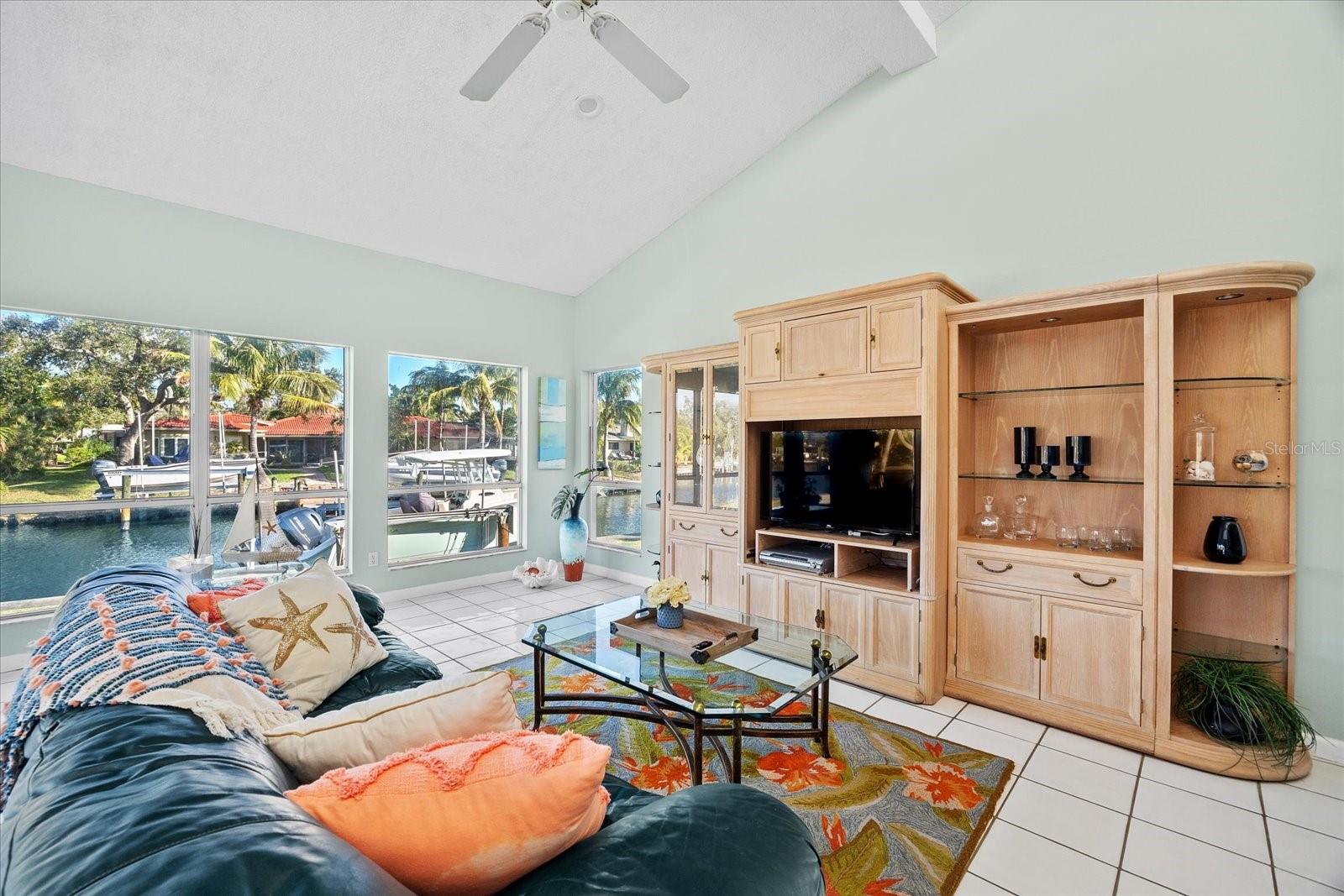 SIESTA ISLES - Residential