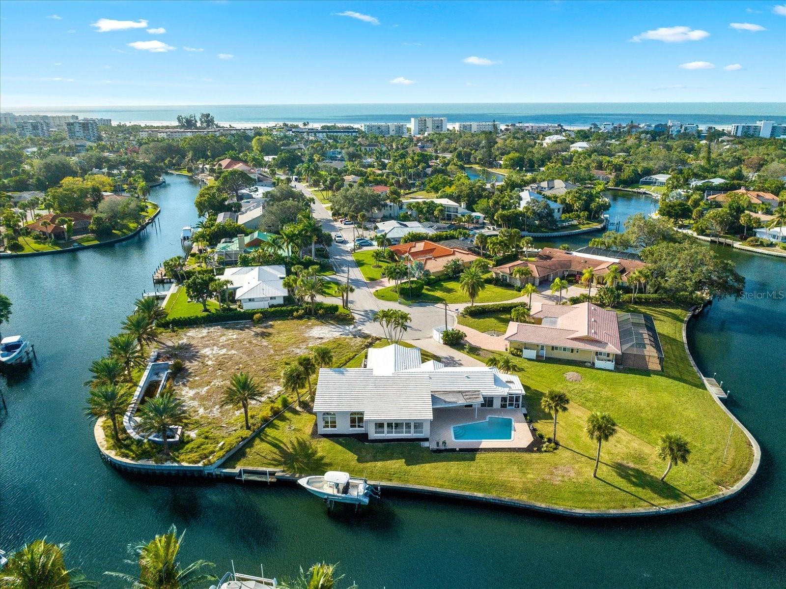 SIESTA ISLES - Residential