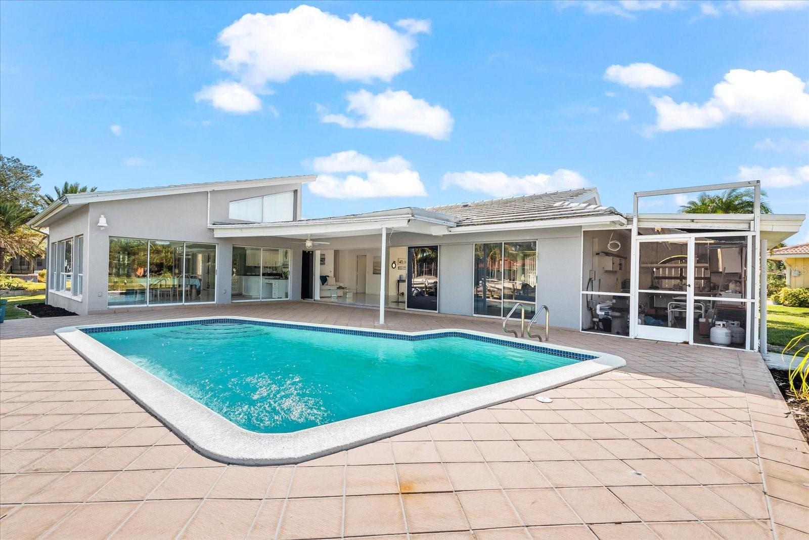 SIESTA ISLES - Residential