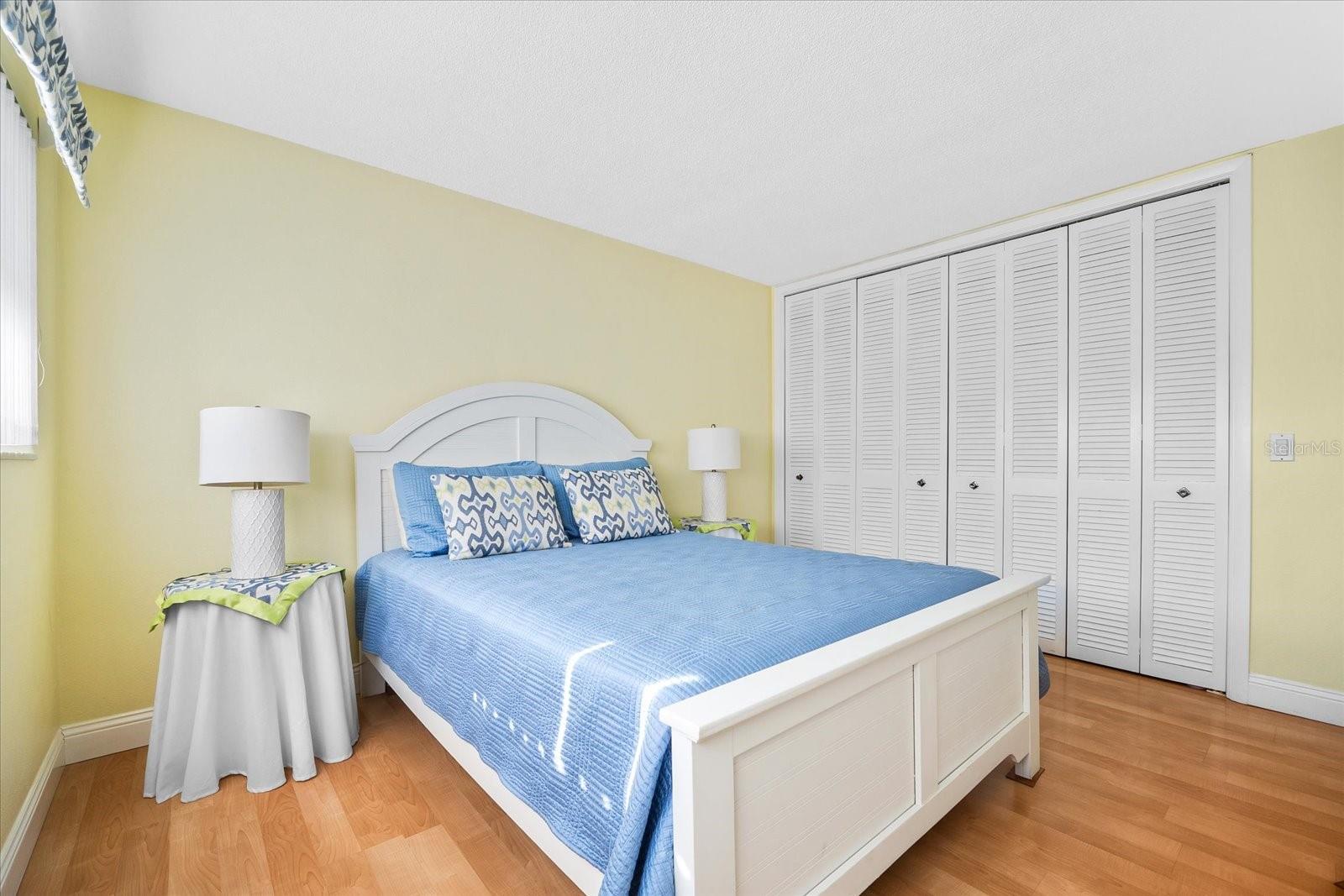 SIESTA ISLES - Residential