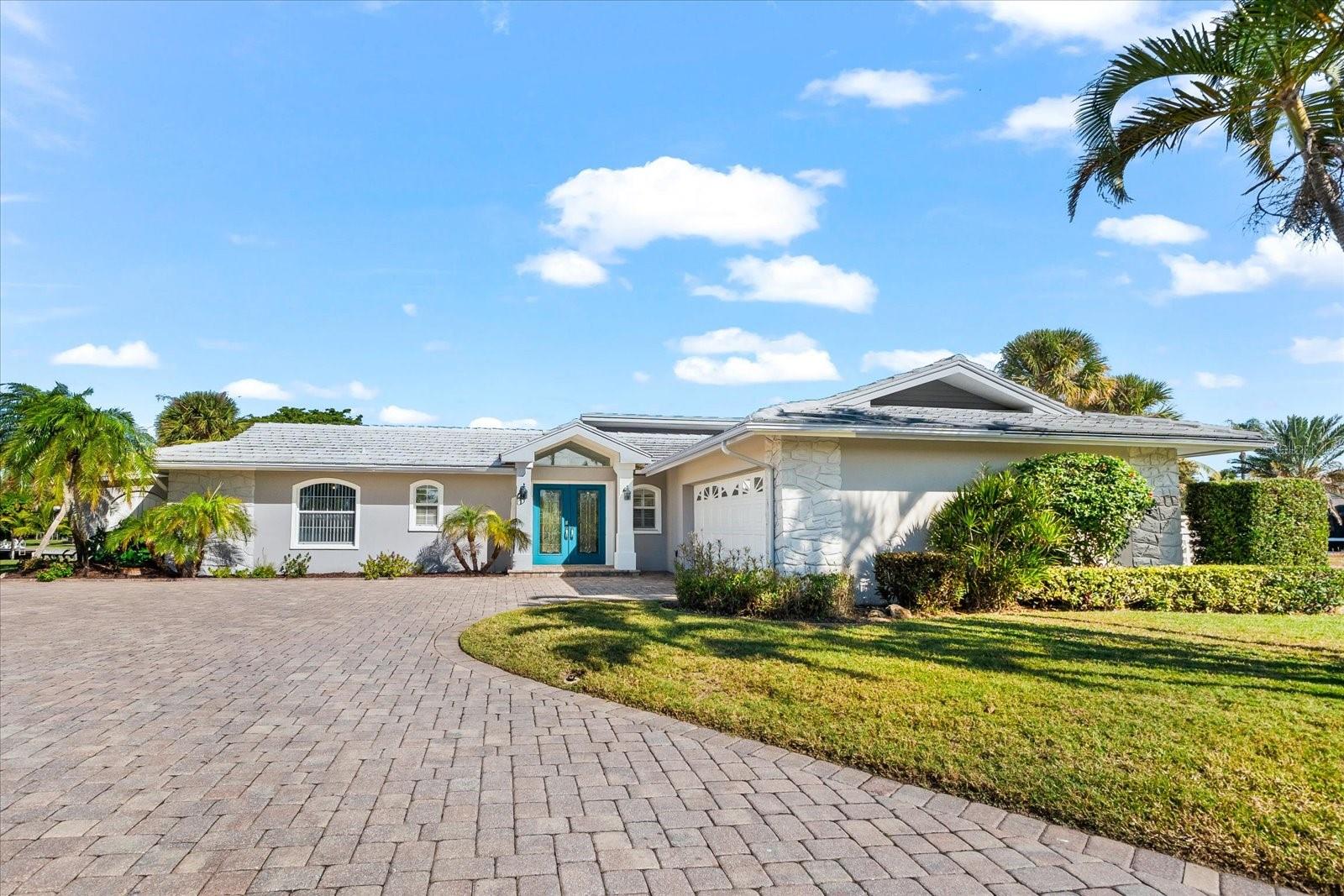 SIESTA ISLES - Residential