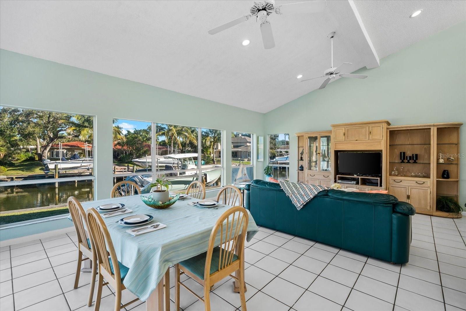 SIESTA ISLES - Residential