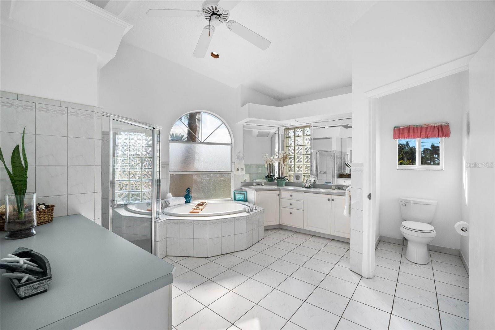 SIESTA ISLES - Residential