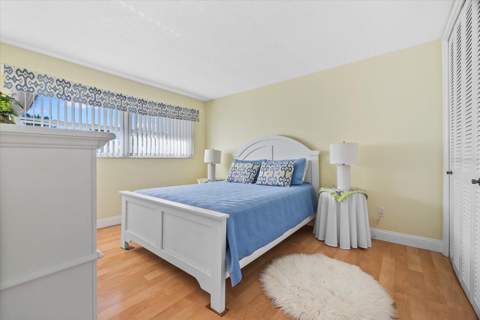 SIESTA ISLES - Residential