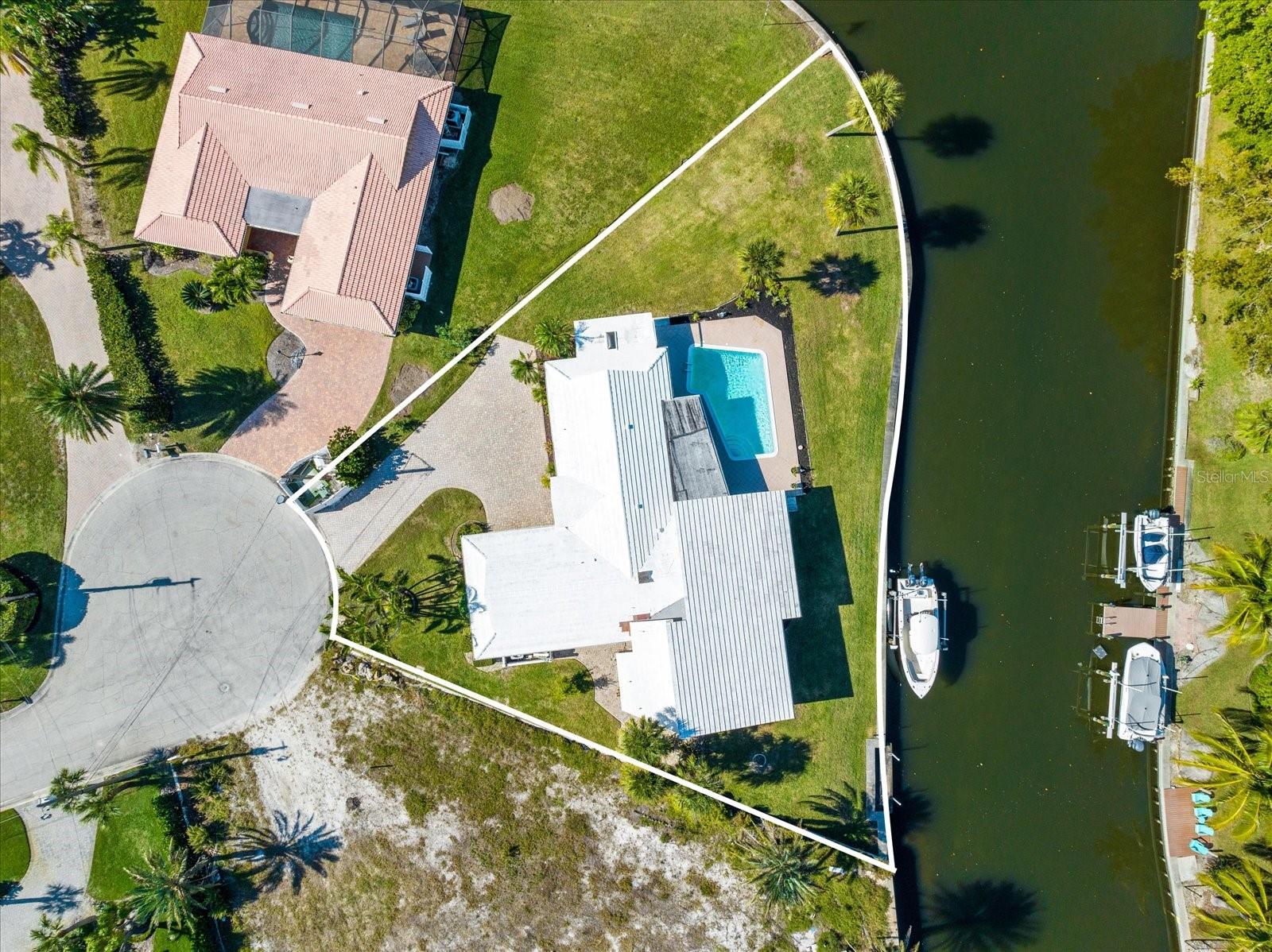 SIESTA ISLES - Residential