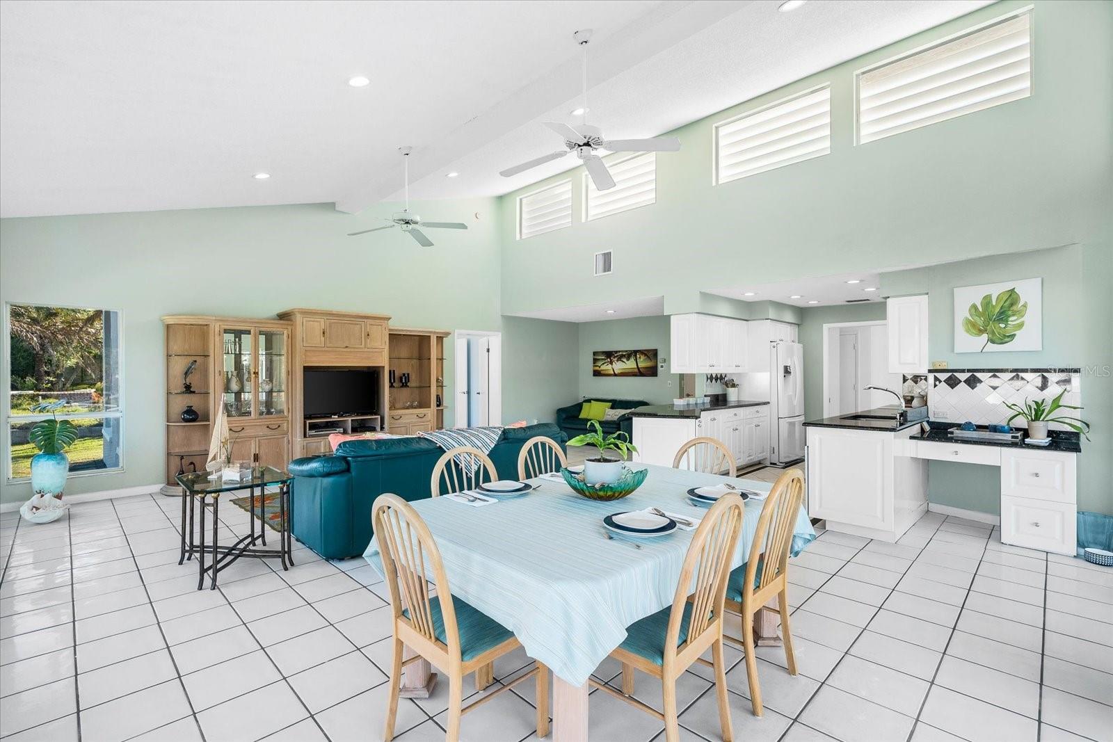 SIESTA ISLES - Residential