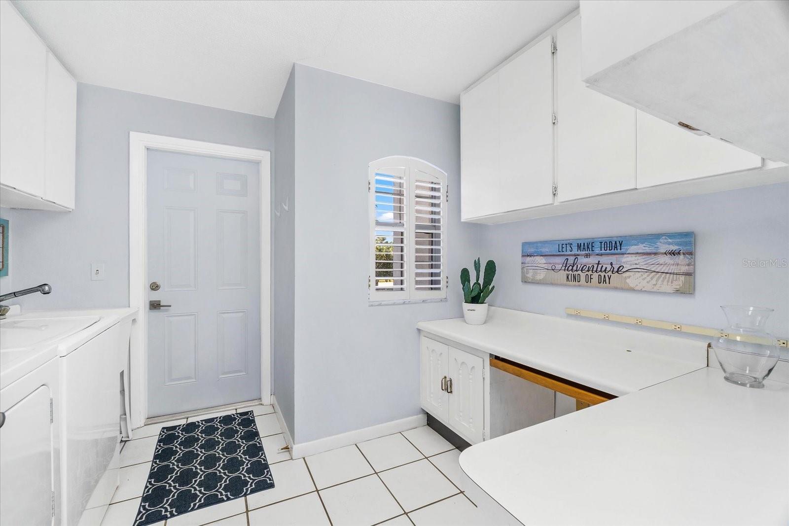 SIESTA ISLES - Residential