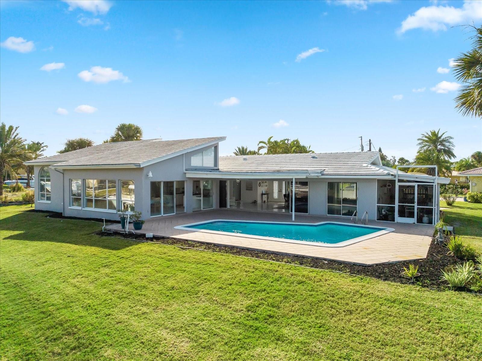 SIESTA ISLES - Residential
