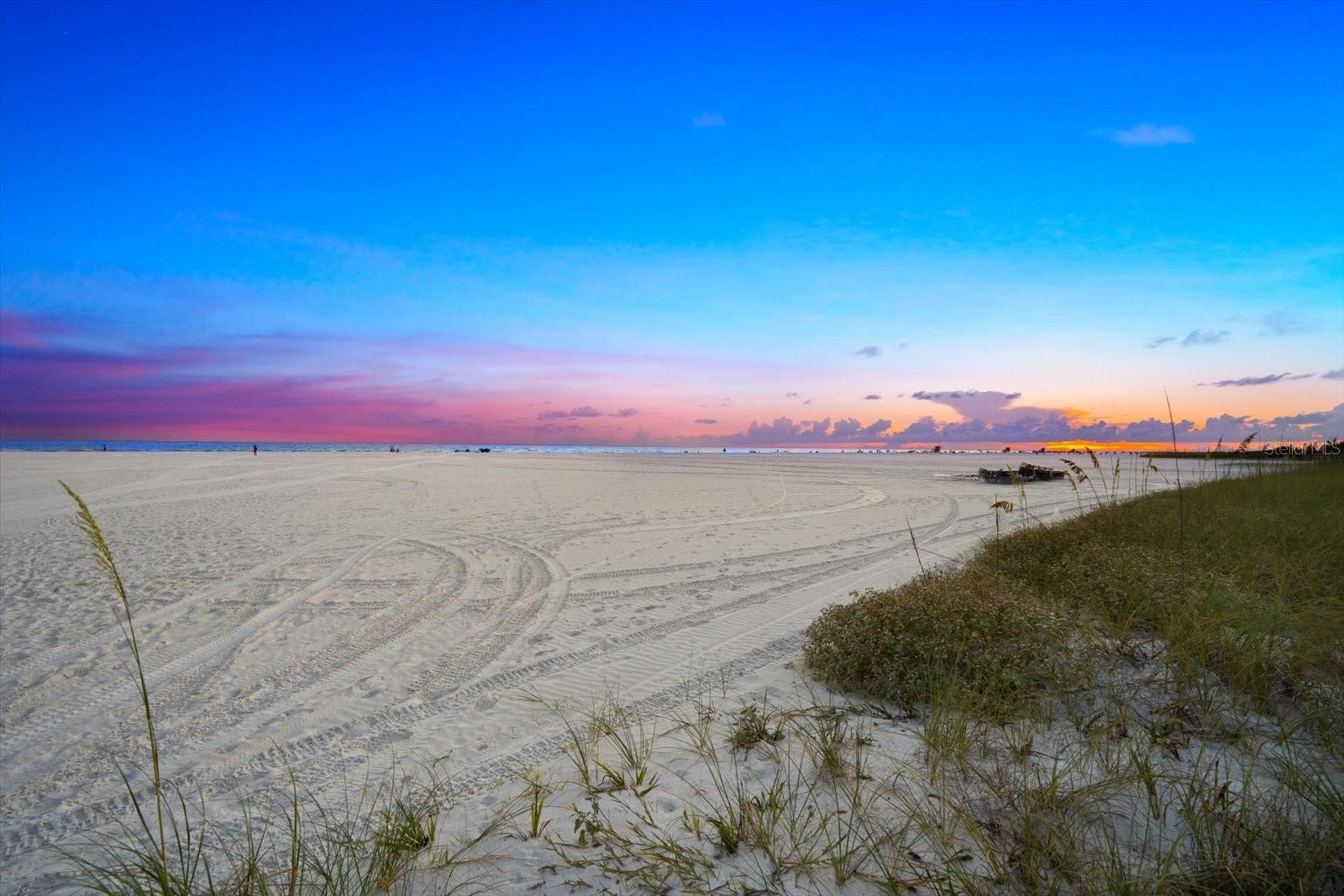 SIESTA ISLES - Residential