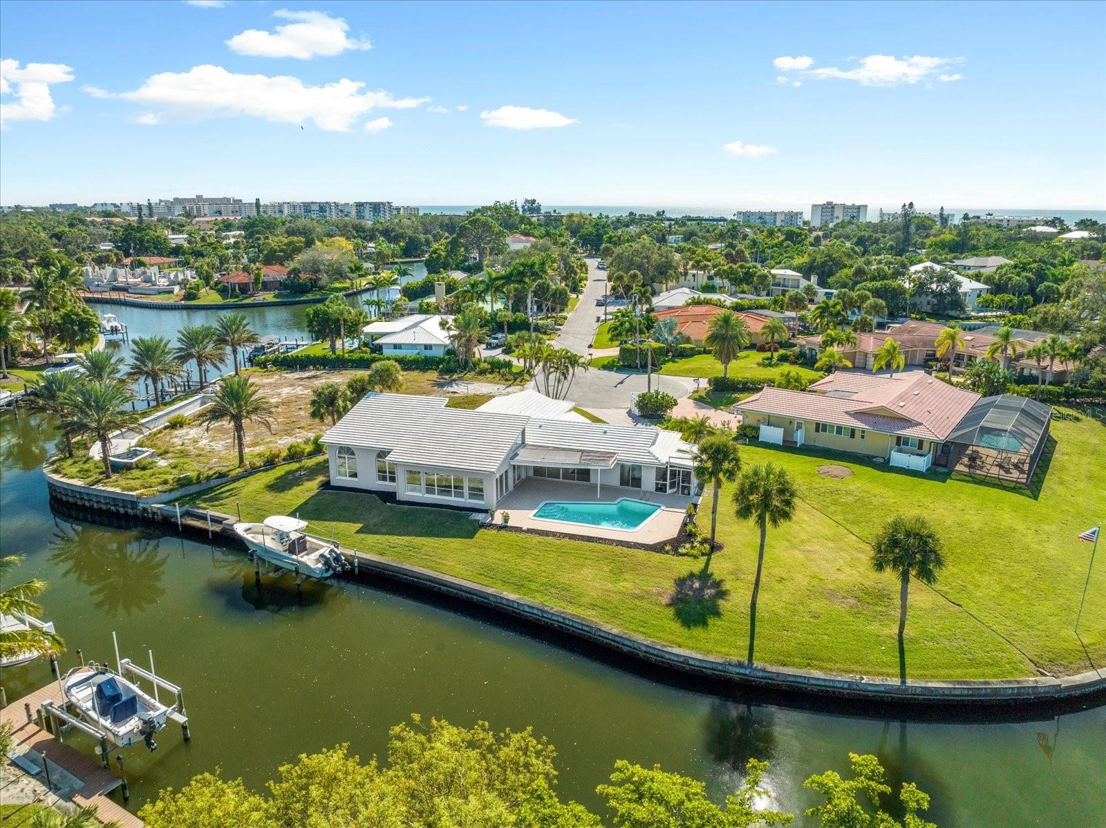 SIESTA ISLES - Residential