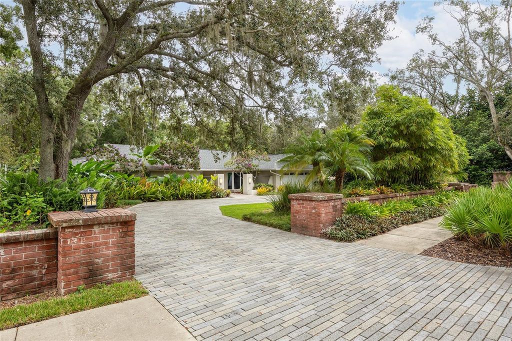 Photo of 4308 Hudson Lane, Tampa, FL 33618 (MLS # TB8425712)