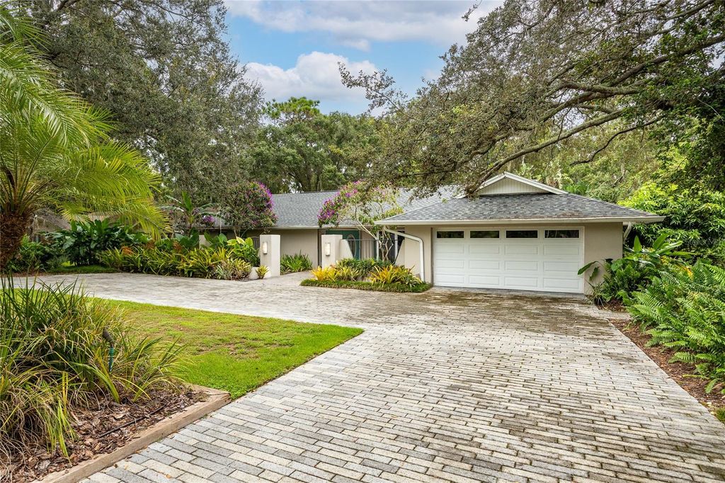 Photo of 4308 Hudson Lane, Tampa, FL 33618 (MLS # TB8425712)