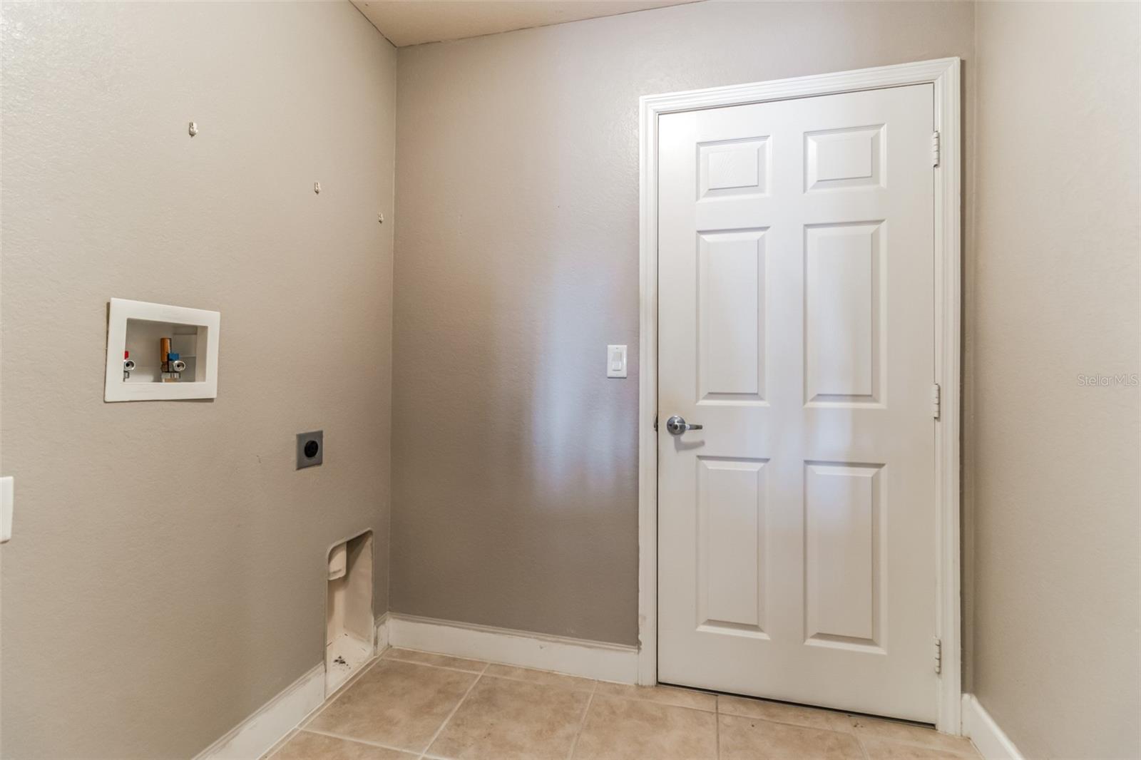 ACAPULCO LAKES - Residential