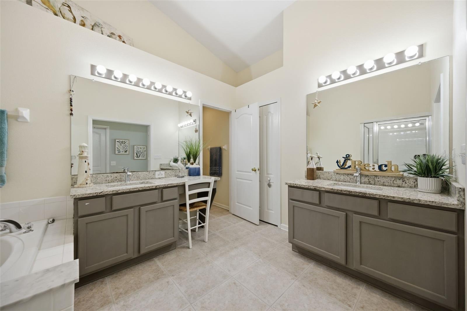 LEXINGTON OAKS VLGS 23 & 24 - Residential