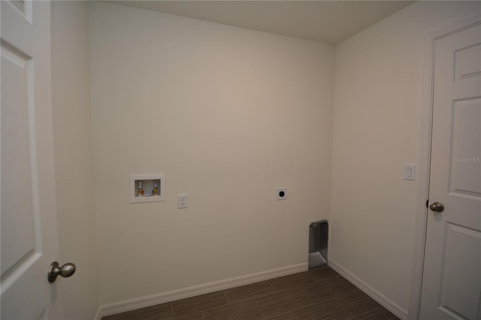 SEMINOLE WOODS - Residential Lease