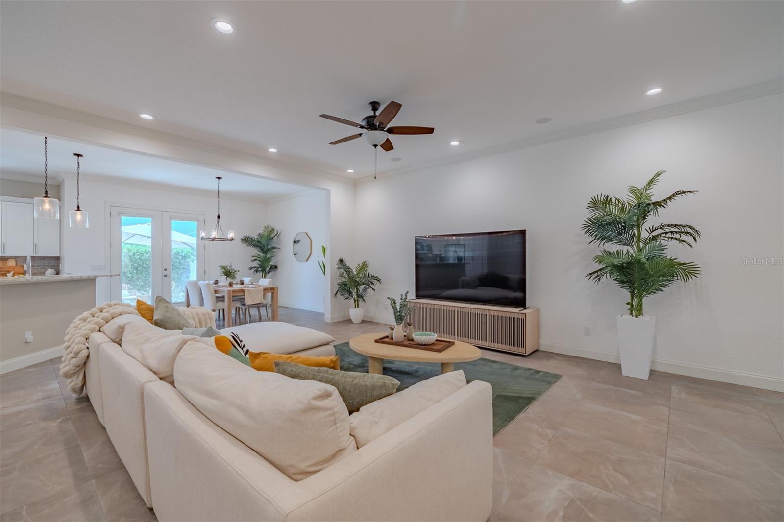 EMPEDRADO OAKS TWNHMS - Residential
