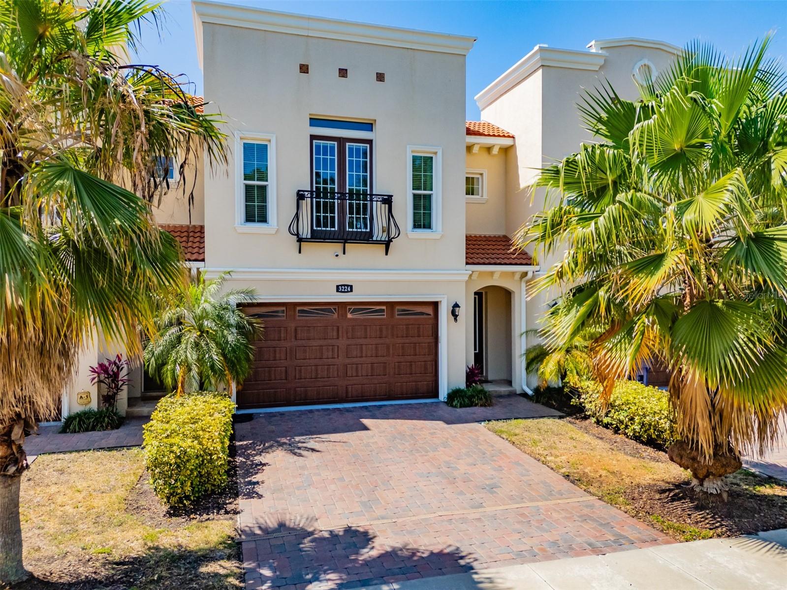 EMPEDRADO OAKS TWNHMS - Residential
