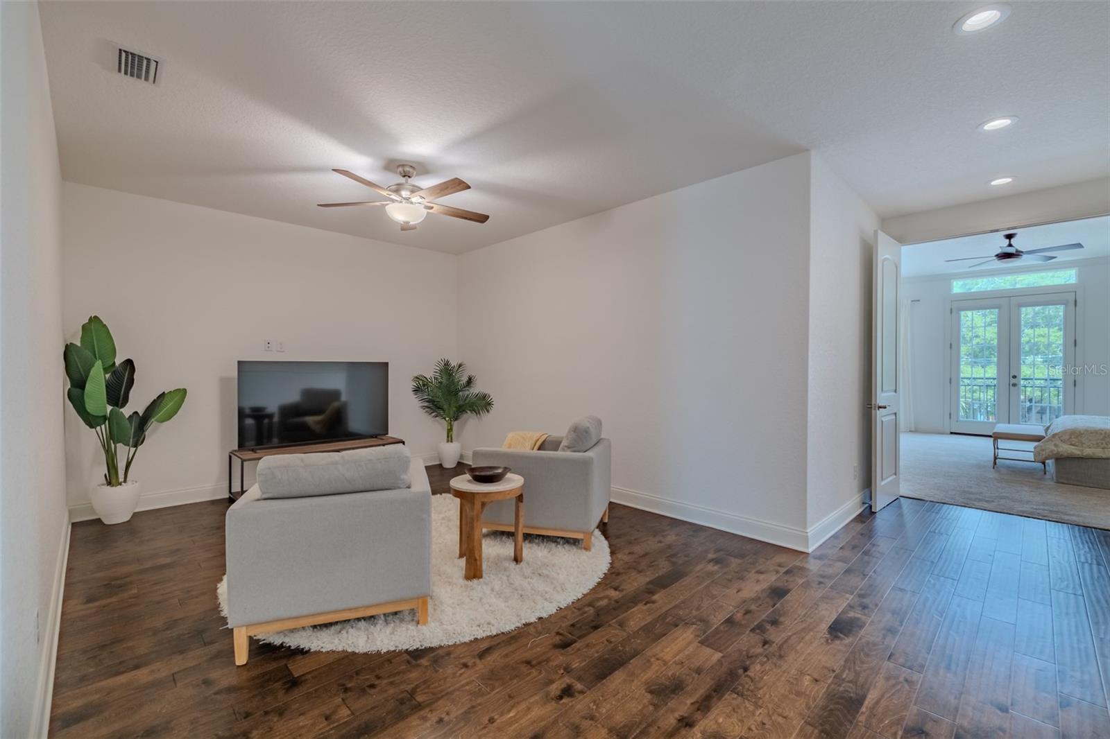 EMPEDRADO OAKS TWNHMS - Residential