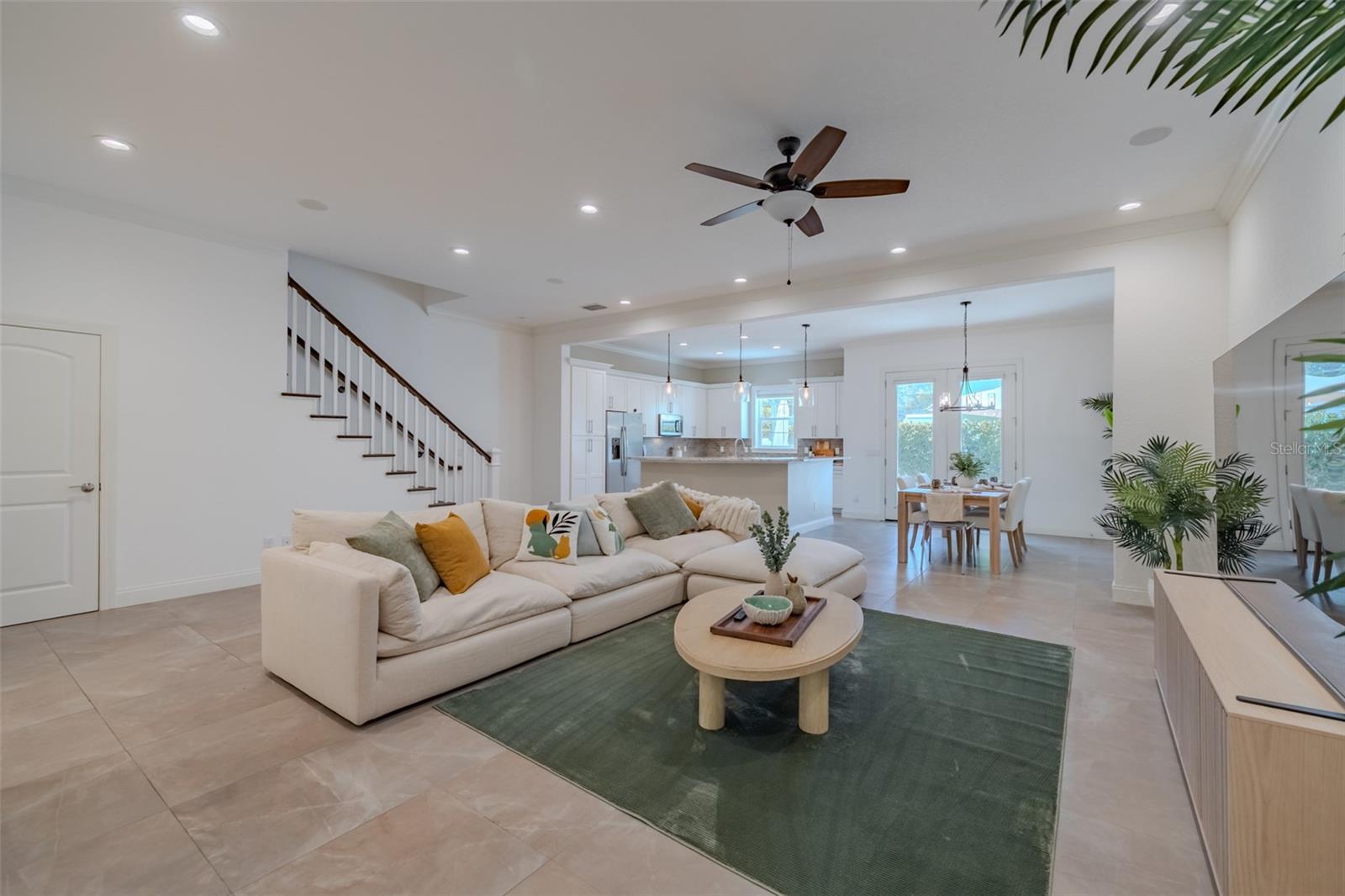 EMPEDRADO OAKS TWNHMS - Residential