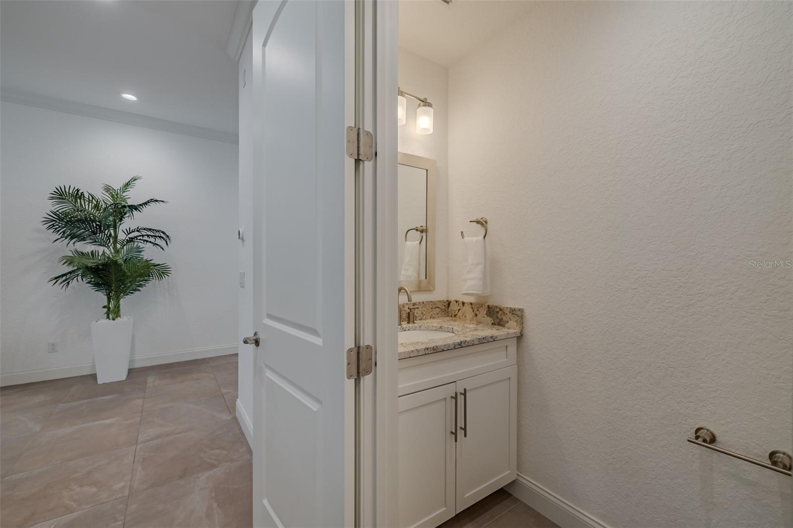 EMPEDRADO OAKS TWNHMS - Residential