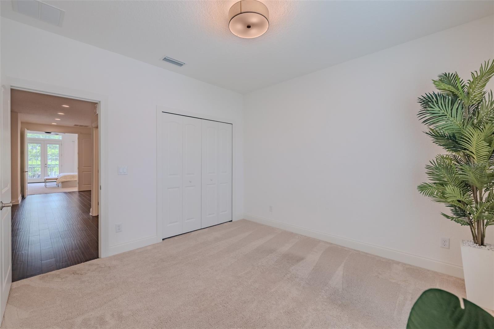 EMPEDRADO OAKS TWNHMS - Residential