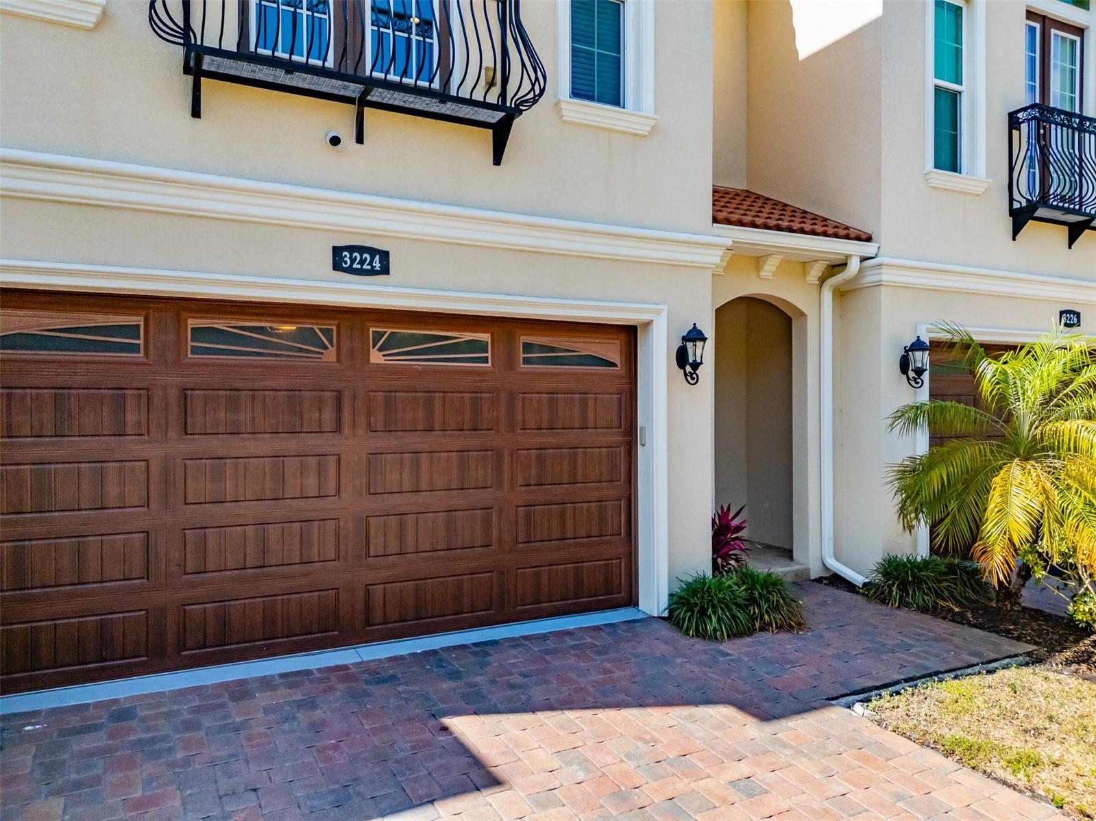 EMPEDRADO OAKS TWNHMS - Residential