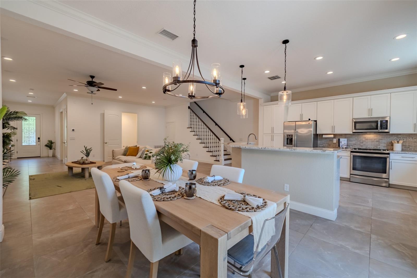 EMPEDRADO OAKS TWNHMS - Residential
